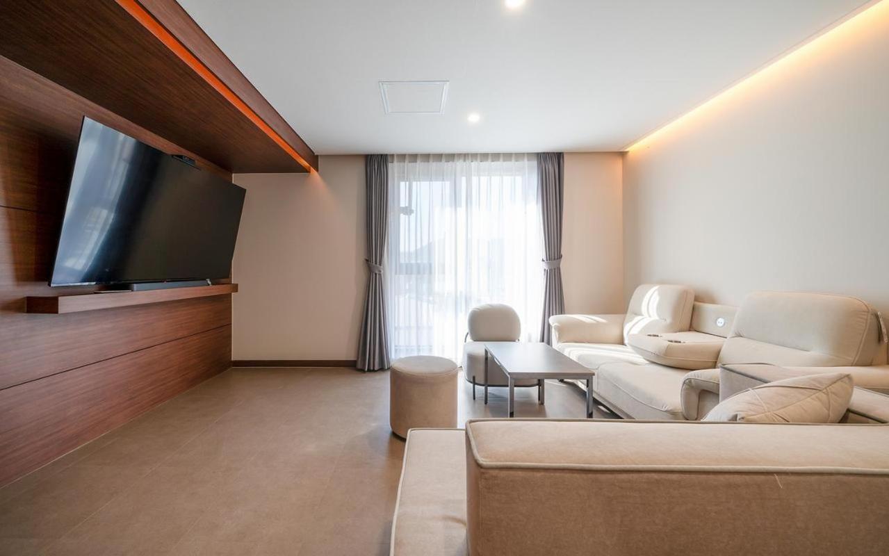 Hound Hotel Gijang Osiria Busan Exteriör bild