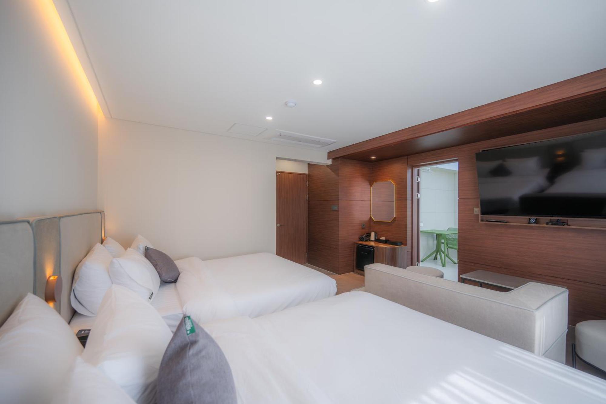 Hound Hotel Gijang Osiria Busan Exteriör bild