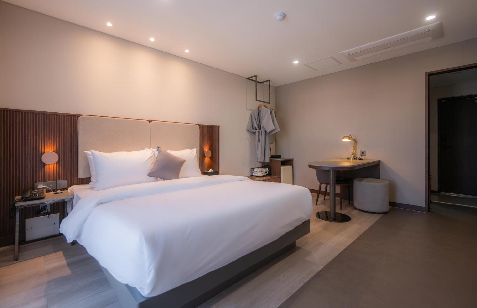 Hound Hotel Gijang Osiria Busan Exteriör bild